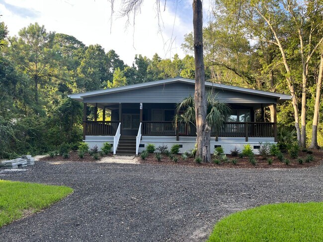 Foto del edificio - Spacious 4 Bedroom 2 bath home in Pawley's...