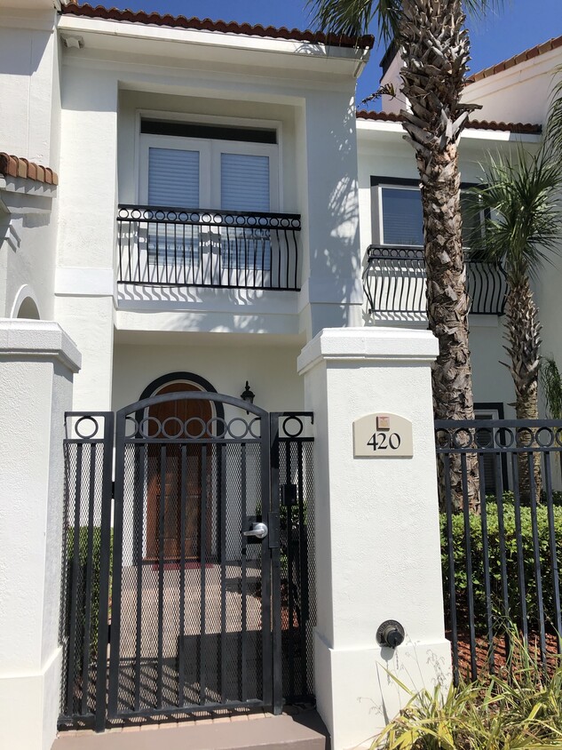 Primary Photo - 420 E Bay St