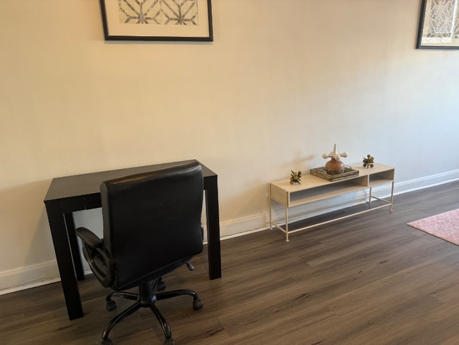 Foto del edificio - 441 Manor Pl NW