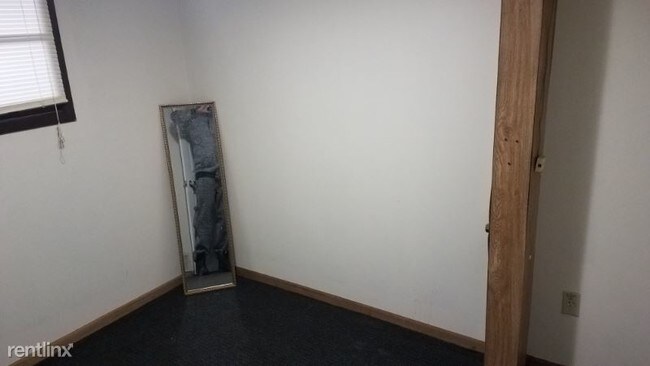 Building Photo - 1 br, 1 bath Apartment - 4355 N 90th St