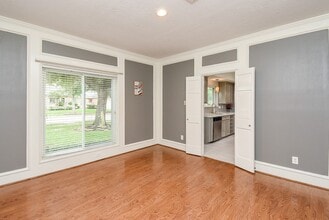 Building Photo - 1002 Meadowlark Ln