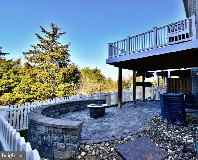 Building Photo - 113 Fritillary Ct