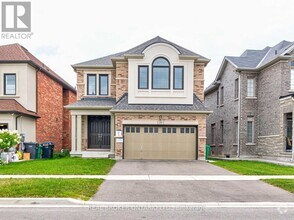 Building Photo - 20 Dunley Cres