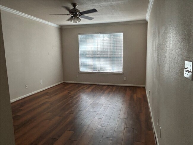 Foto del edificio - 2255 Braeswood Park Dr