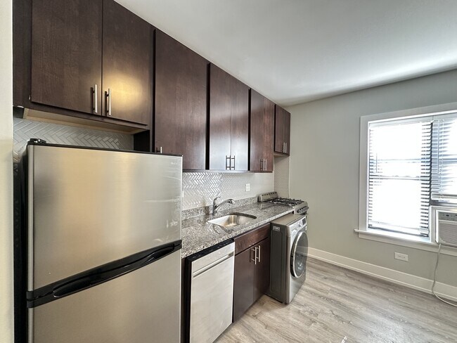 Foto del edificio - 533 W Belden Ave