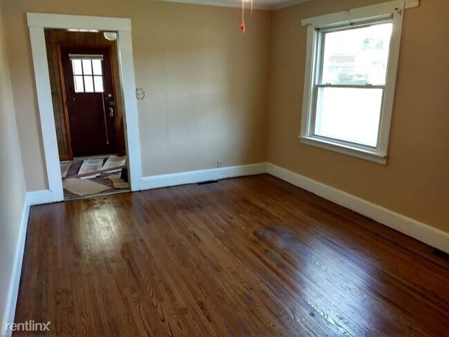 Building Photo - 2 br, 1 bath House - 327 Wagoner Rd