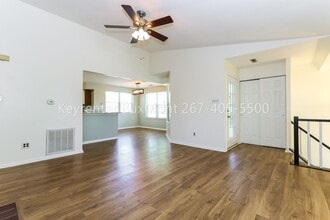 Building Photo - 601B Rose Hollow Dr