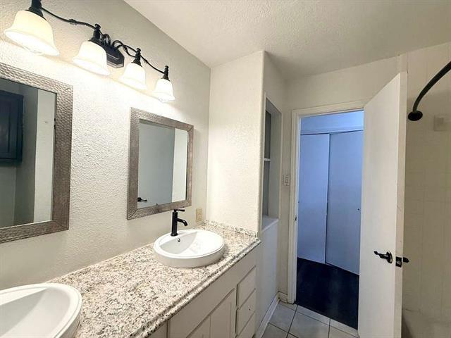 Building Photo - 1805 Bristol Cove