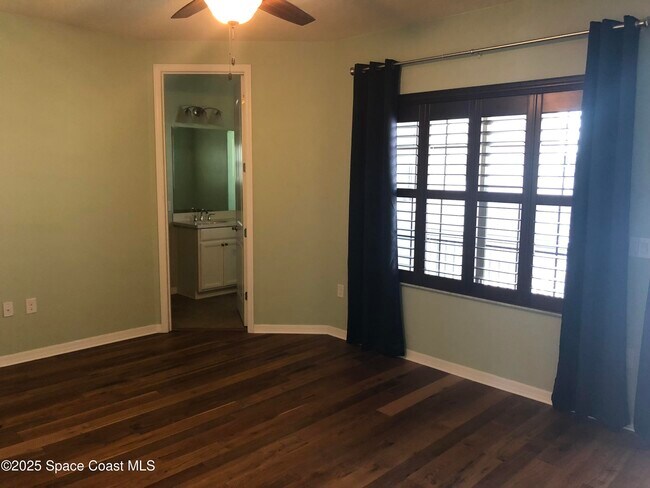 Foto del edificio - 3225 Sedge Dr