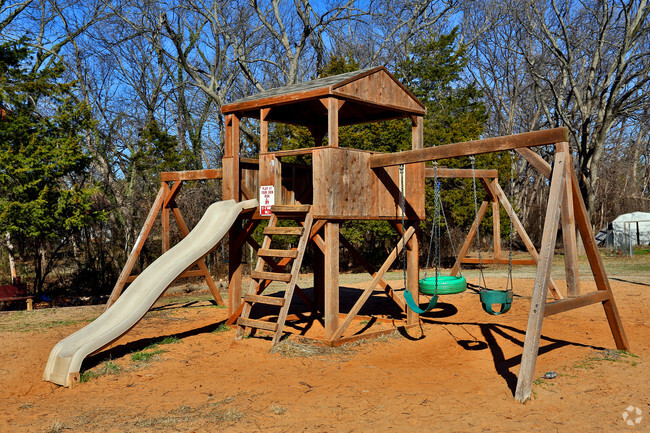 Building Photo - Dove Canyon