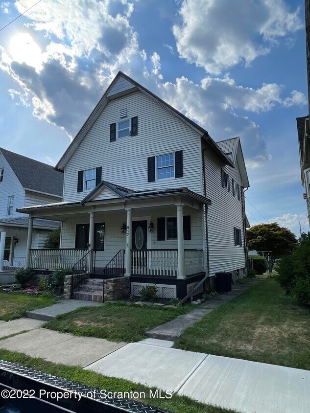 917 Taylor Ave, Scranton, PA 18510 House for Rent in Scranton, PA