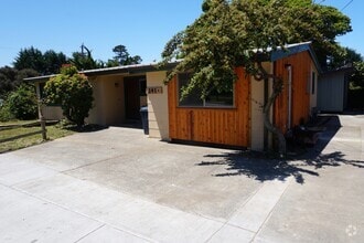 Building Photo - 141 Beverly Dr
