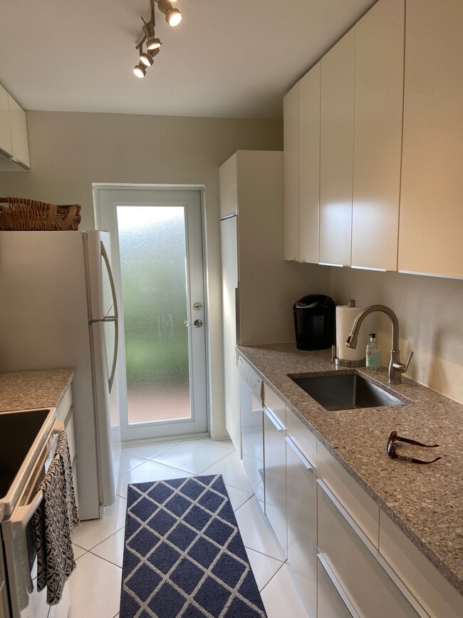 Building Photo - 3351 Spanish Trl