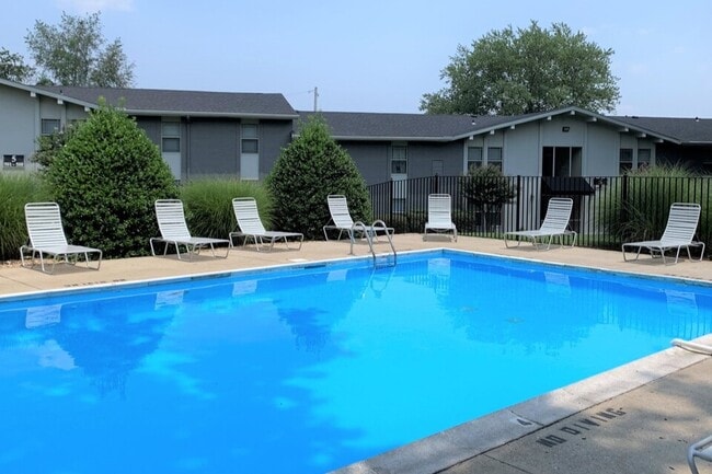 Pool - Cameron Park Apartments