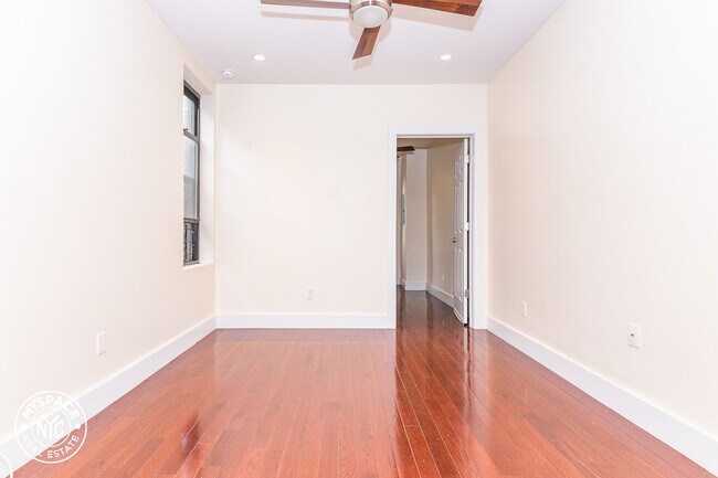 Foto del edificio - 223 Bainbridge St