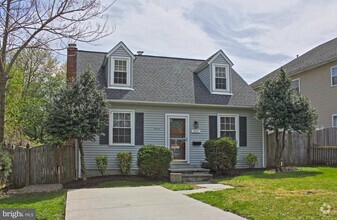 Building Photo - 1013 Crawford Dr