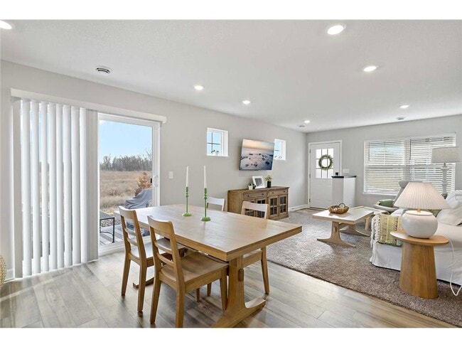 Foto del edificio - 10606 Weston Wy N