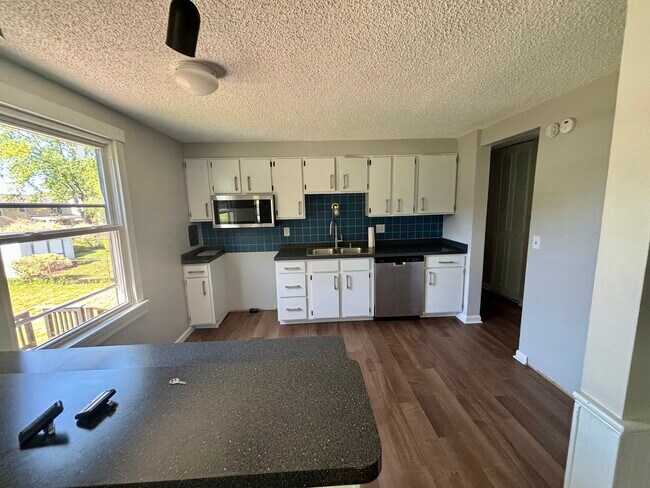 Foto del edificio - 6962 Northview Dr