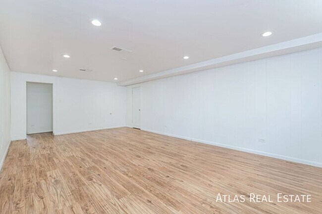 Foto del edificio - 2353 S Sherman St