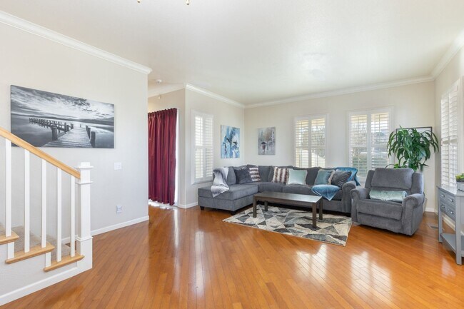 Foto del edificio - Stunning 4BR House in Santa Rosa