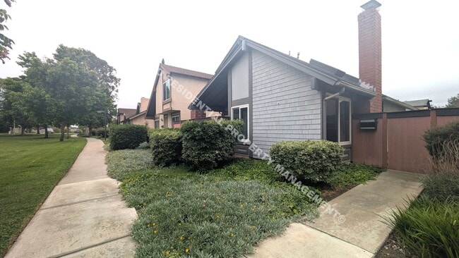 Building Photo - 5057 Abuela Dr