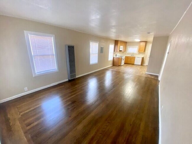 Foto del edificio - Beautifully Updated 2 Bed 1 Bath unit in R...