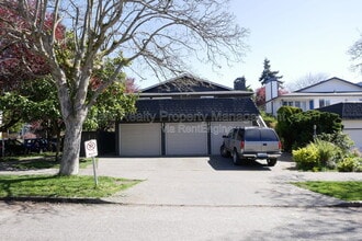 Building Photo - 6116 22nd Ave NW