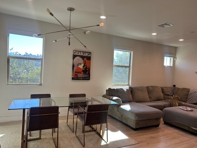 Building Photo - 2124 Solara Ln Building Photo - 2124 Solara Ln