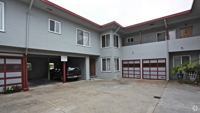 Building Photo - 460-464 Linden Ave