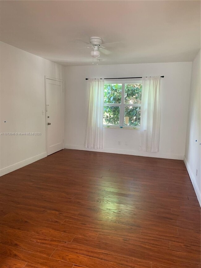 Building Photo - 723 NE 91st St