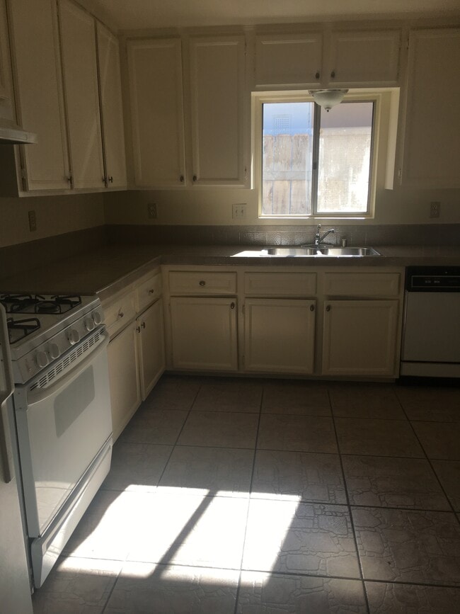 Foto del edificio - 1260 Granger St