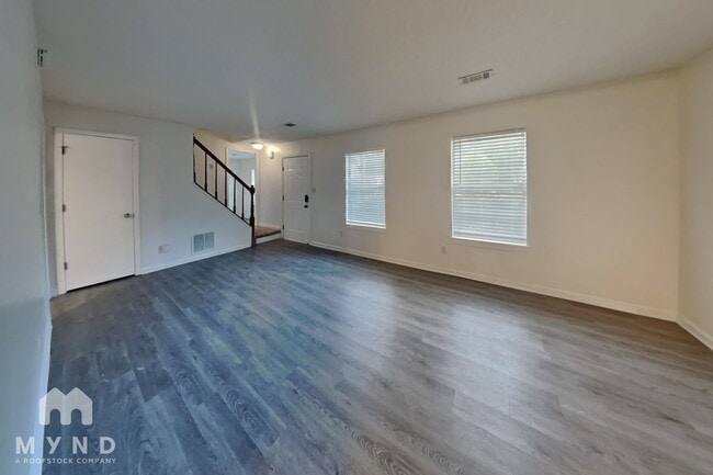 Building Photo - 5561 Northcut Dr
