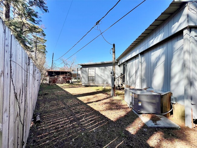 Building Photo - 1508 Darden Dr