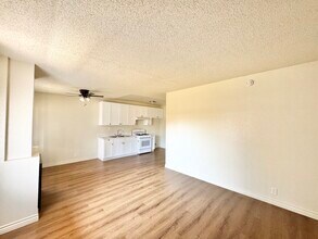 Building Photo - 15552 Nordhoff St