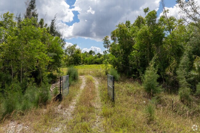 Entrance - 8260 Anglemoss Ct