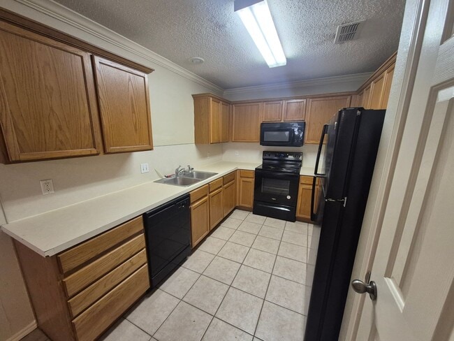 Building Photo - 809 N Evanston Ave