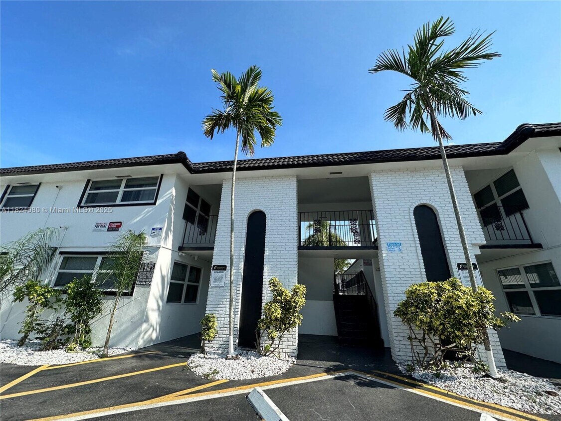 Foto principal - 2500 Johnson St