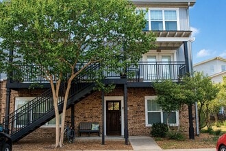 Building Photo - 1725 Harvey Mitchell Pkwy S