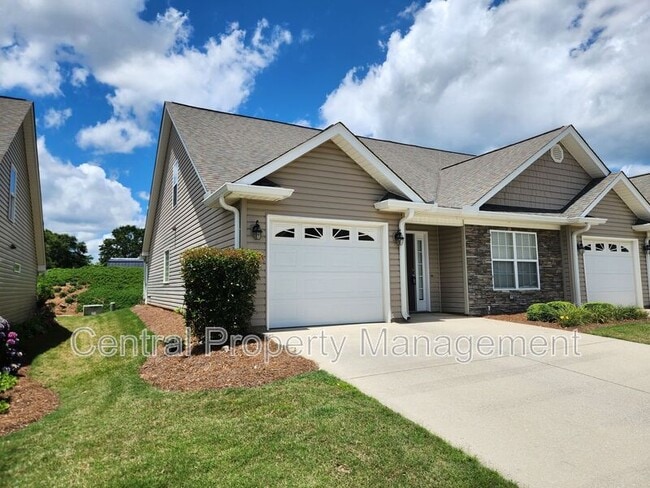 Building Photo - 107 Shalom Dr