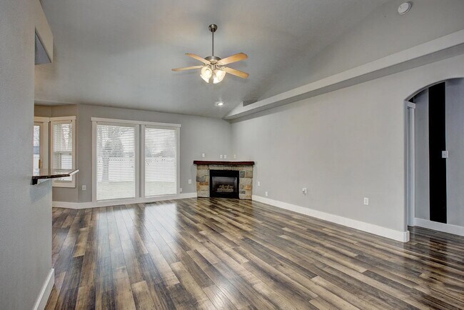 Foto del edificio - 2870 N High Desert Wy