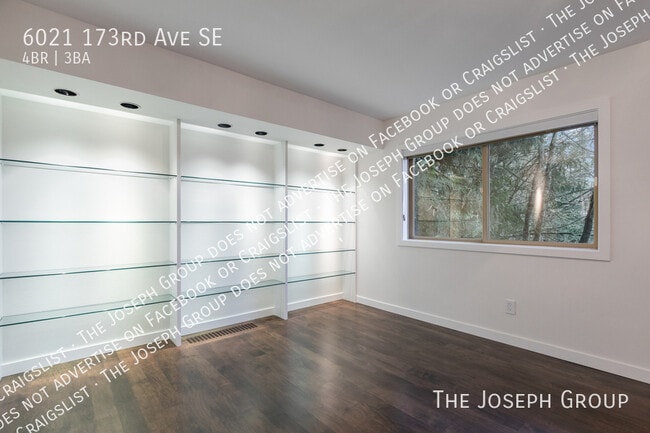 Building Photo - 6021 173rd Ave SE