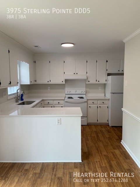 Foto del edificio - 3975 Sterling Pointe Dr