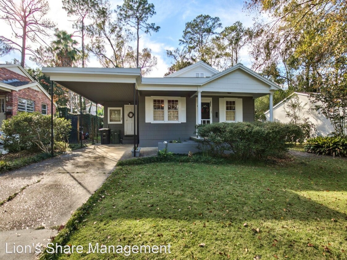 2 br, 1.5 bath House 1120 Marion Ave House Rental in Tallahassee