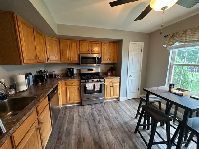 Eat-in kitchen with stainless appliances - 212 Nicole Way