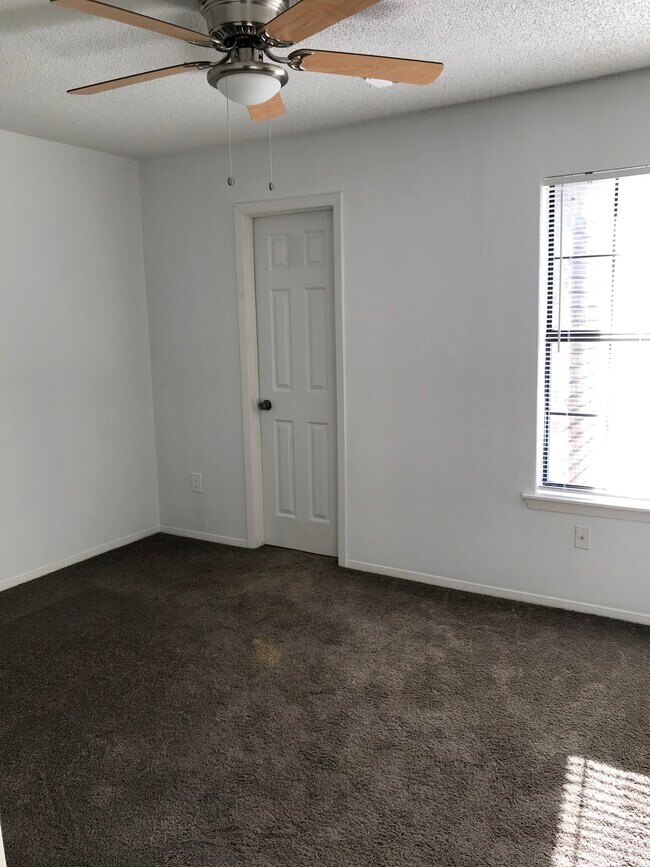 Second bedroom. - 501 Dallas St