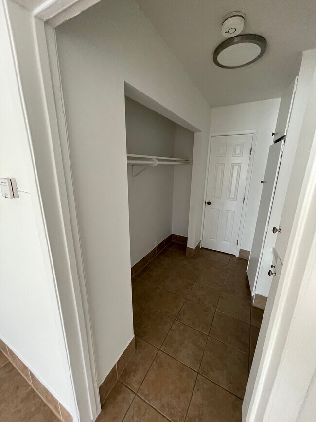 Pasillo del estudio - 1513 S Arlington Ave