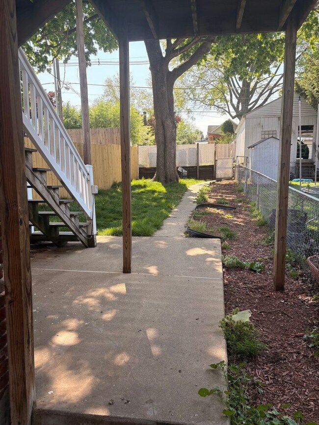 Foto del edificio - 1 Bedroom Apt in West York!