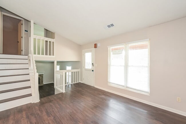 Building Photo - 405 Rill Crest Ct