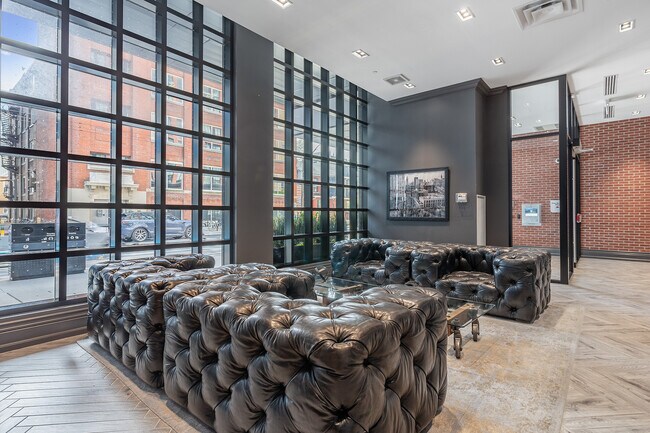 Photo du bâtiment - 608 Richmond St W