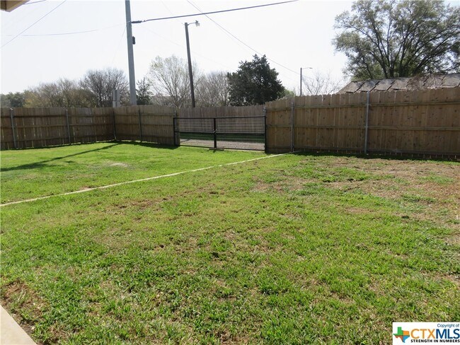 Foto del edificio - 1339 Mockingbird Ln